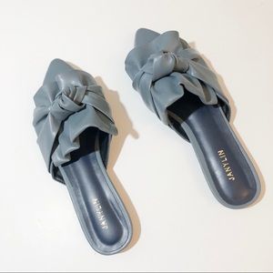 Size 4.5-5 NWOT Janylin Mules Dusty Blue